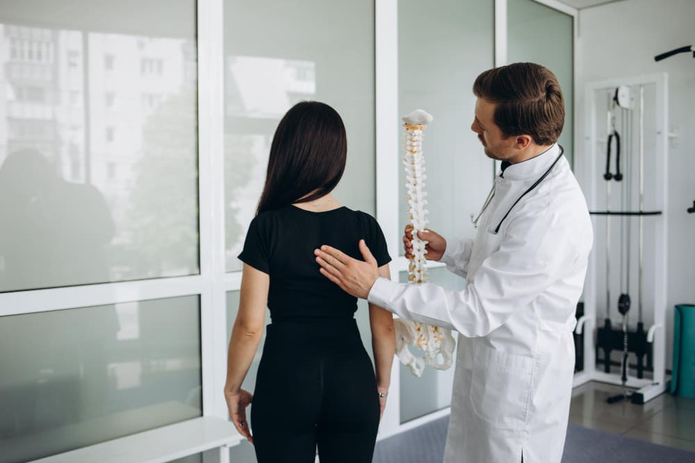 especialista-en-cirugia-de-columna-en-cdmx.jpg