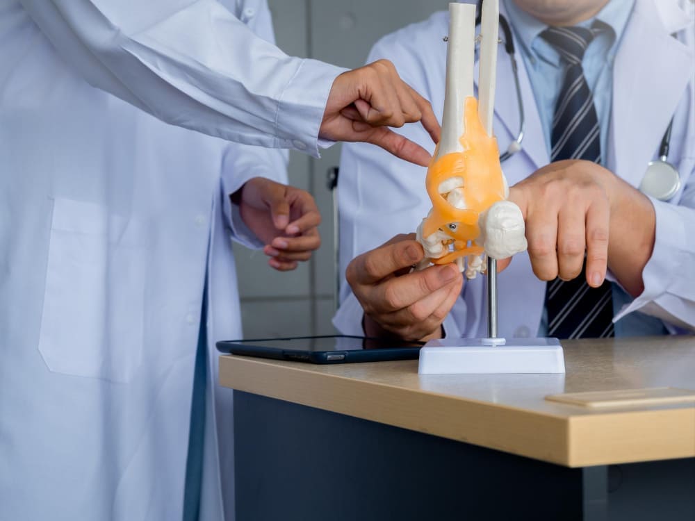 medico-especialista-en-ortopedia-en-cdmx.jpg